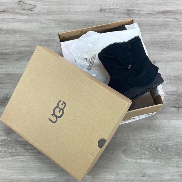 🍁UGG🍁 CLASSIC MINI TWIST BOOTS - Picture 10 of 10